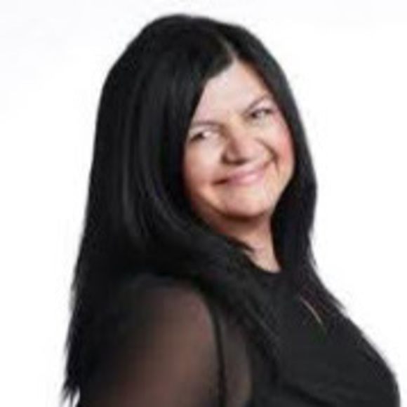 Meet your Posher, Kristen - Picture 1 of 1